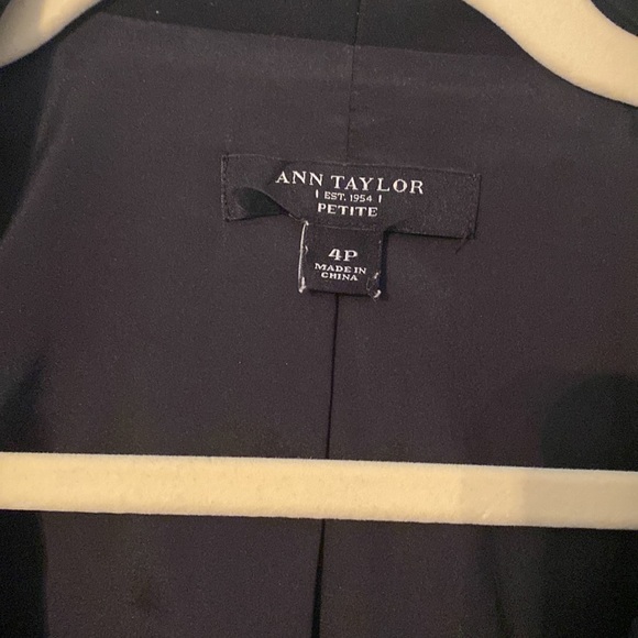 Ann Taylor Blazer. Petite size 4. - Picture 2 of 3